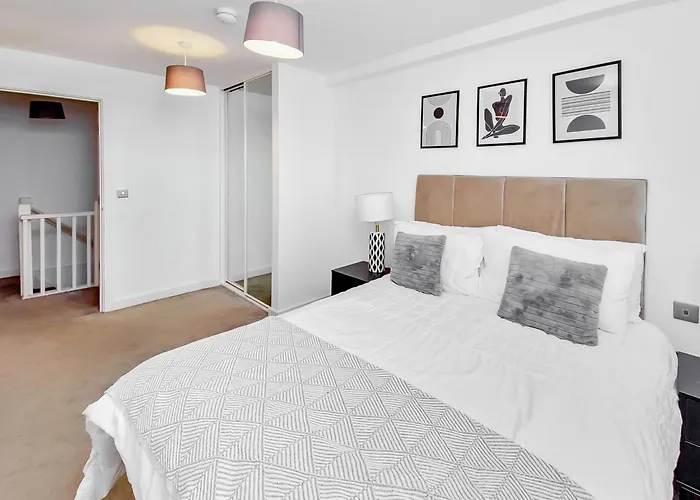 Luxury 2-Bed In Salford Quays 10 Min To Manchester & Mediacity