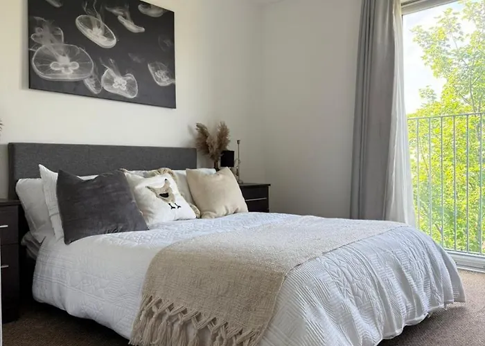 Cozy Room In A Shared Flat By Etihad And Coop Live Arena